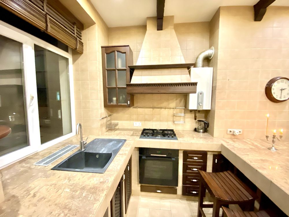 Продам 3 ком. квартиру, 107 м2, мебель, техника, ремонт, рядом парк