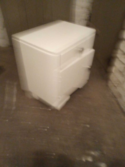 Stolik nocny z czasów PRL-u  biały