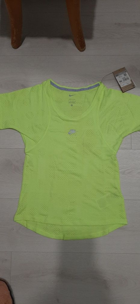 Футболки Nike Air Dri-FIT р. XS, S