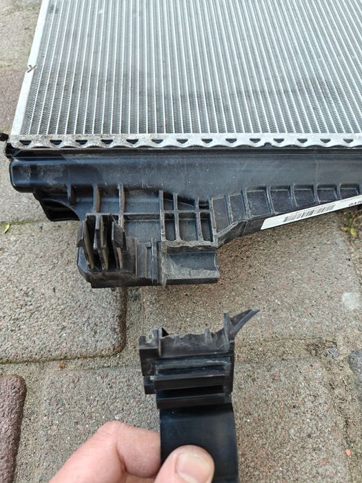 В наявності радіатор Volvo C40 XC40 RECHARGE оригінал