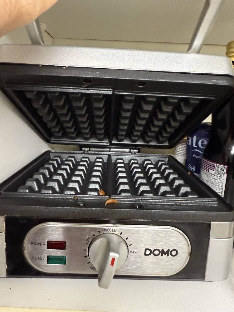 Máquina de Waffles DOMO