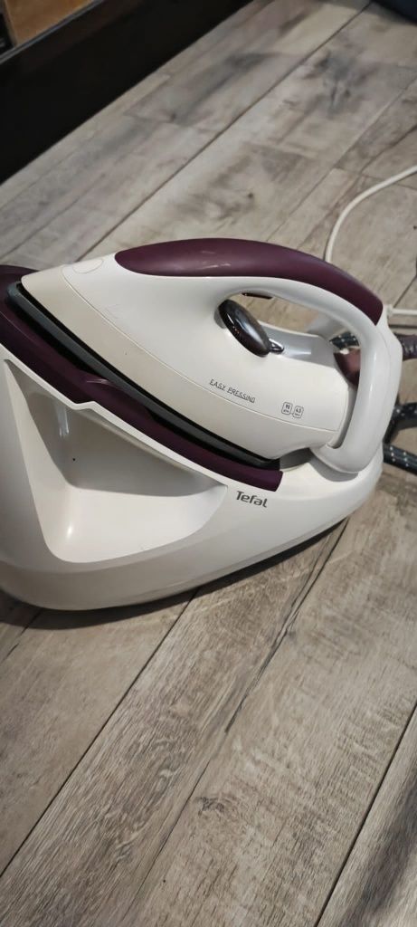 Żelazko z parownica Tefal