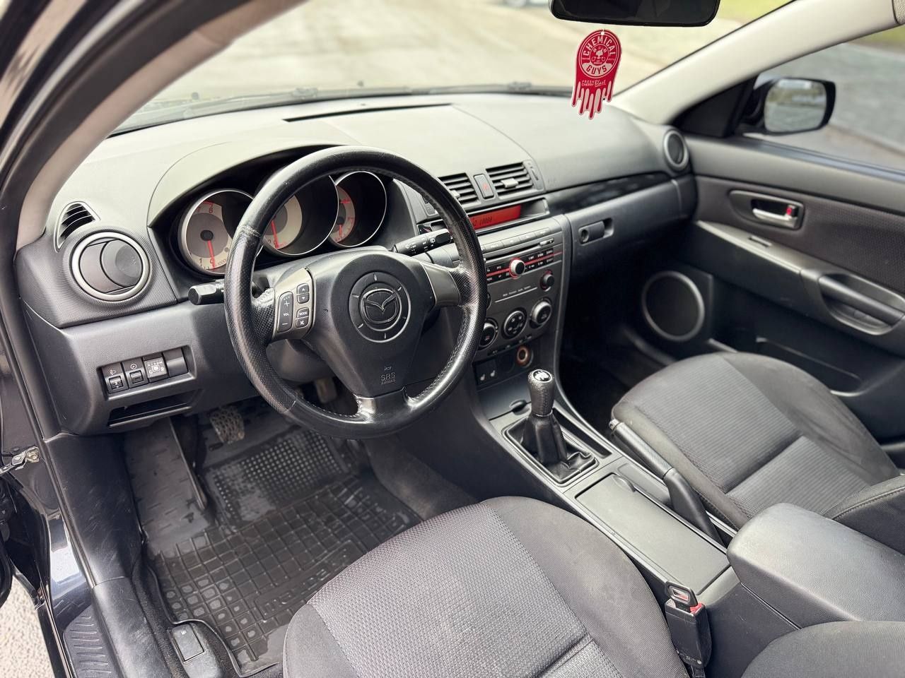 Mazda 3 hatchback 1.6l.