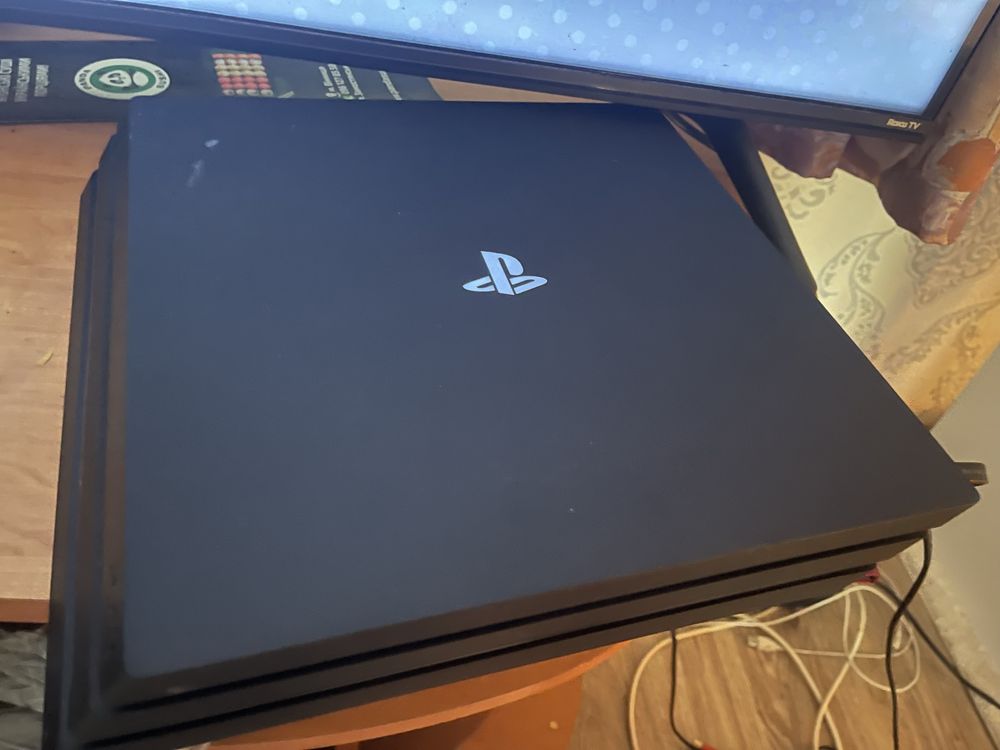 Sony playstation 4 pro 1tb, 1джойстик