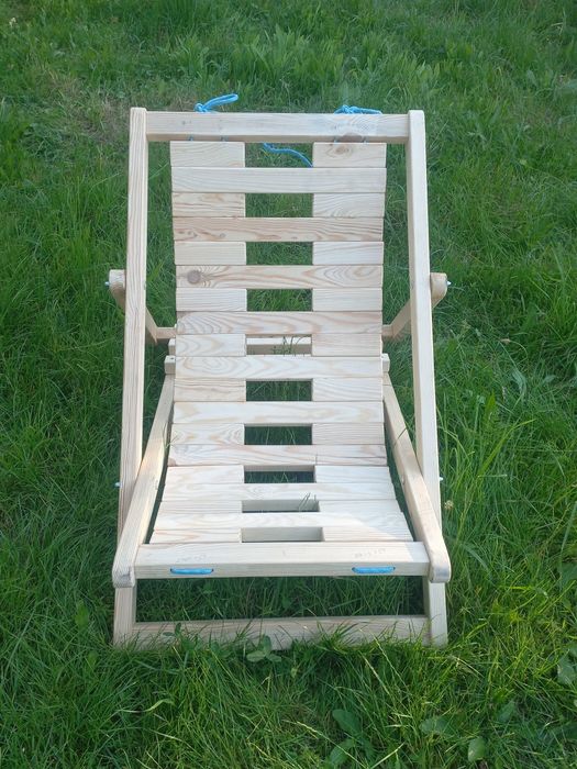 Дерев'яне крісло шезлонг