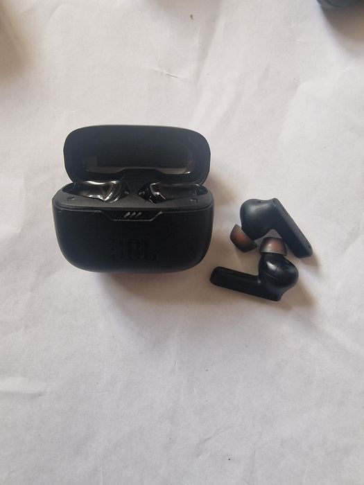 Sluchawki Bluetooth Jbl tune230nc  sprawne
