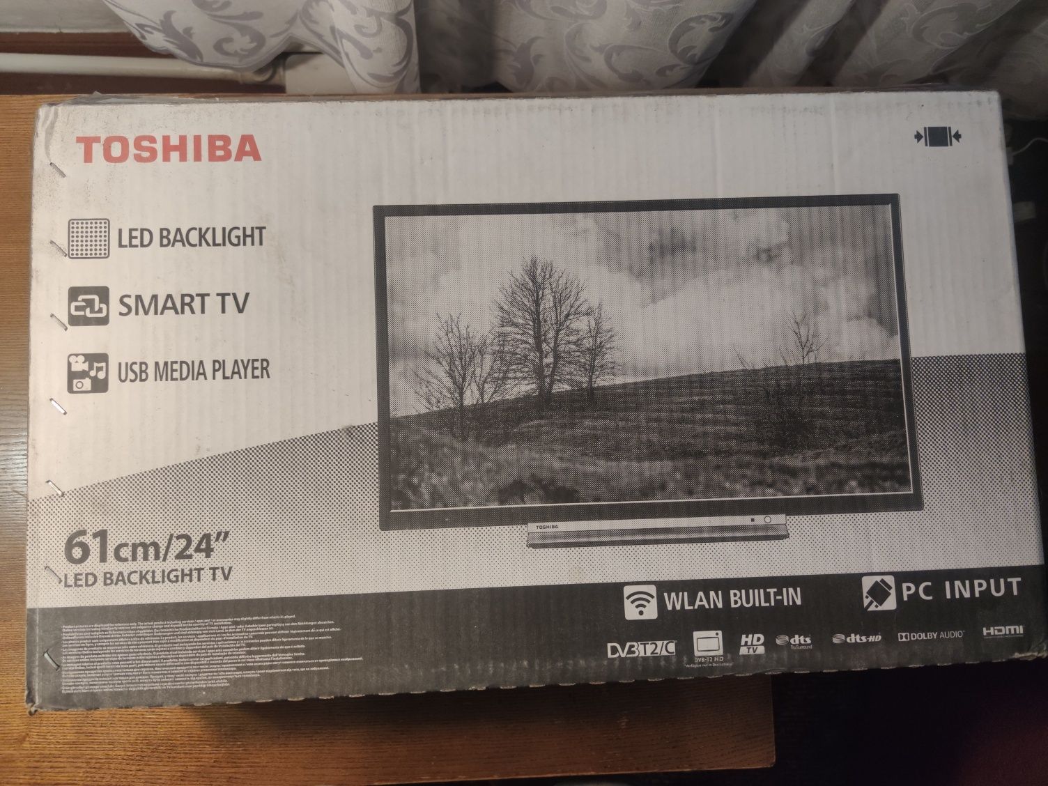 Продам смарт телевизор Toshiba 61cm/24"