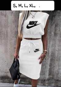 Bluzka plus spódnica Nike