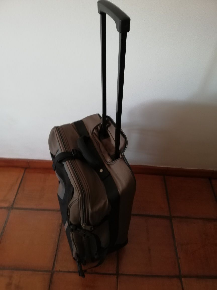 Mala/mochila, marca Geonaute