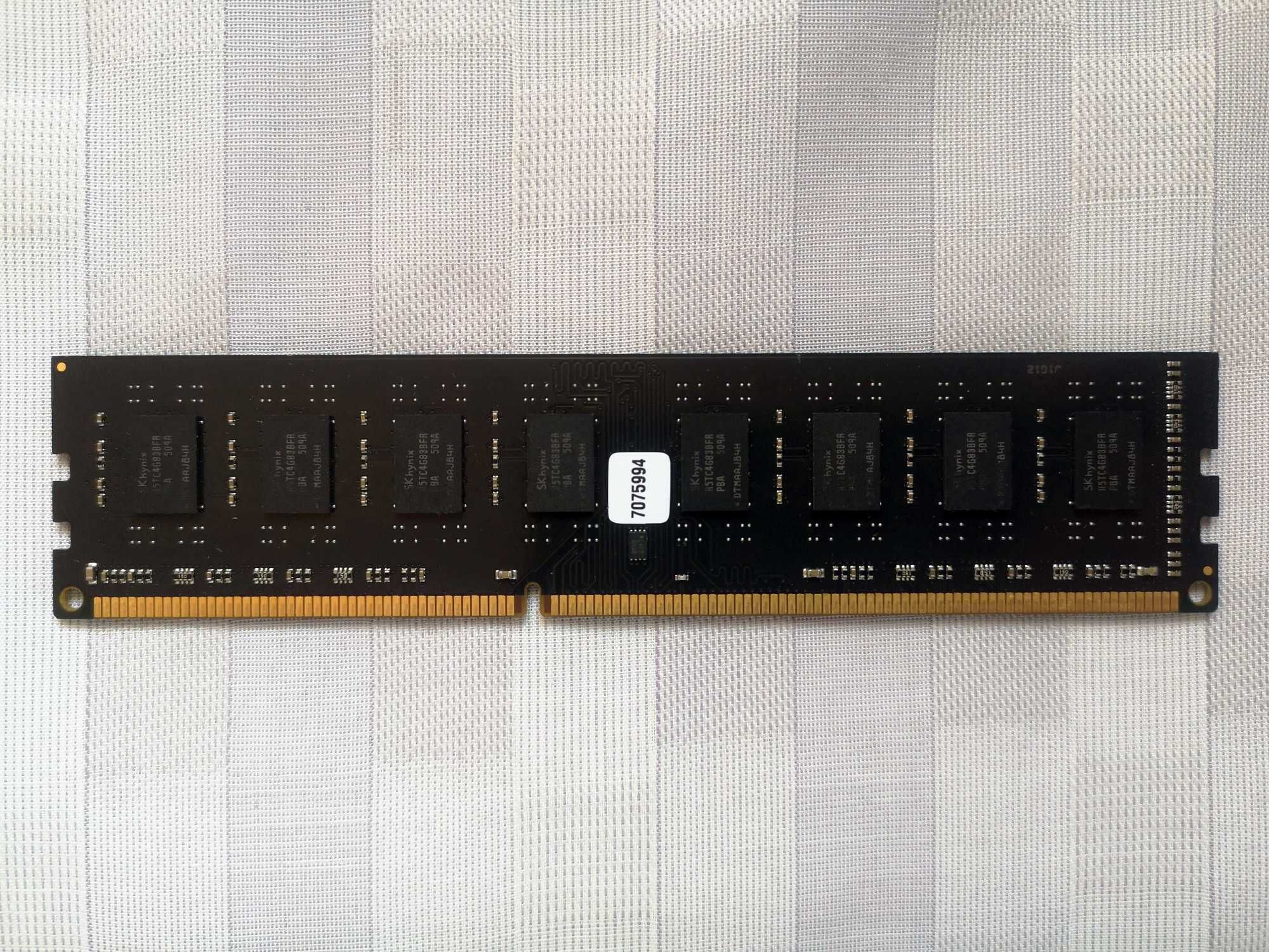 Оперативна пам'ять  DDR3  Kingston  8 Gb  1866 MHz