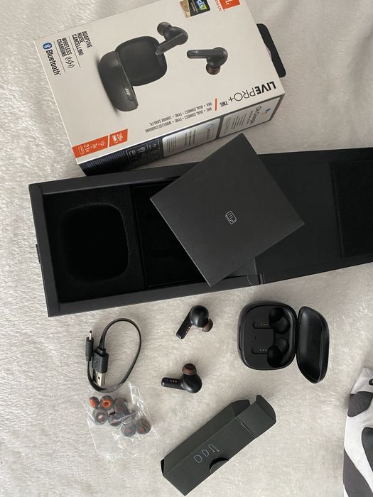 Auriculares JBL Live Pro+ TWS