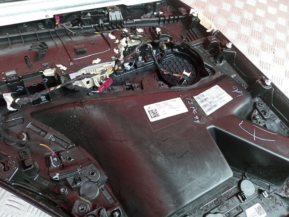 Обшивка (карта) дверей BMW X5 G05 Оббивка БМВ Х5 Г05 Разборка бмв г05