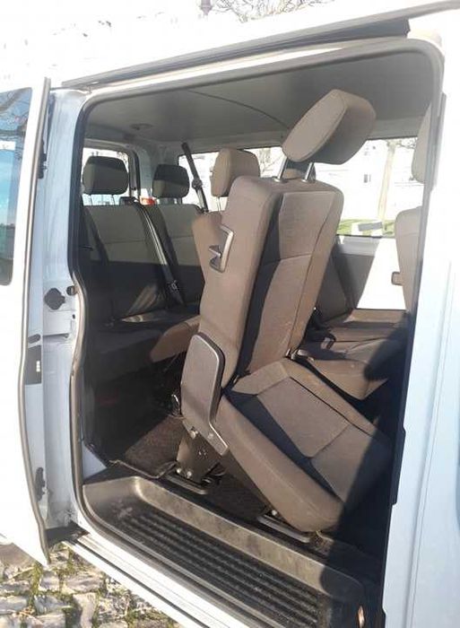 Volkswagen Transporter 9 Lugares - Baixa Quilometragem