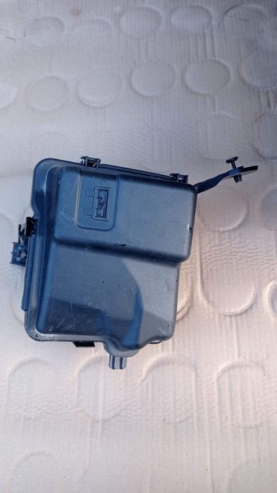 Obudowa skrzynki bezpieczników Citroen C3 II