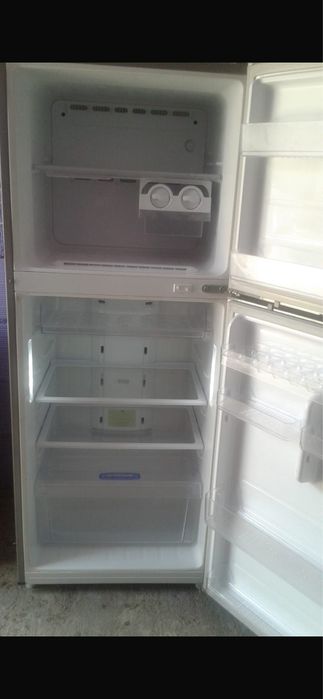 Холодильник Samsung