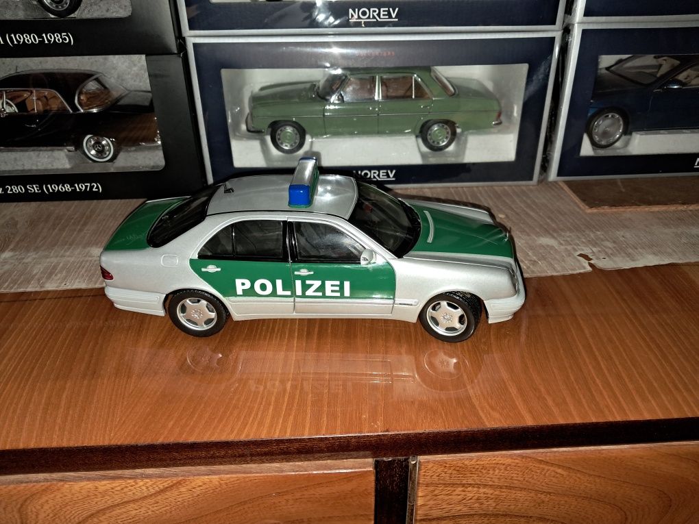 Mercedes w210  klasy  e 1:18