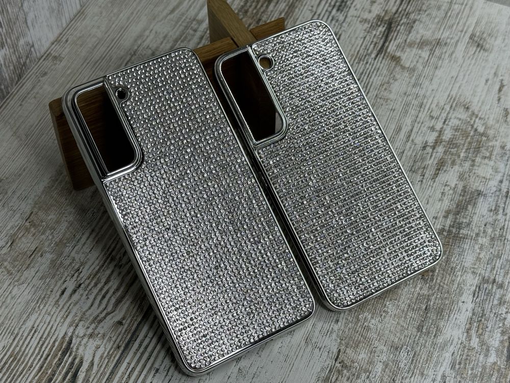 Чехол с камушками на Samsung S22/ S21 FE/S23 FE. Блестящий