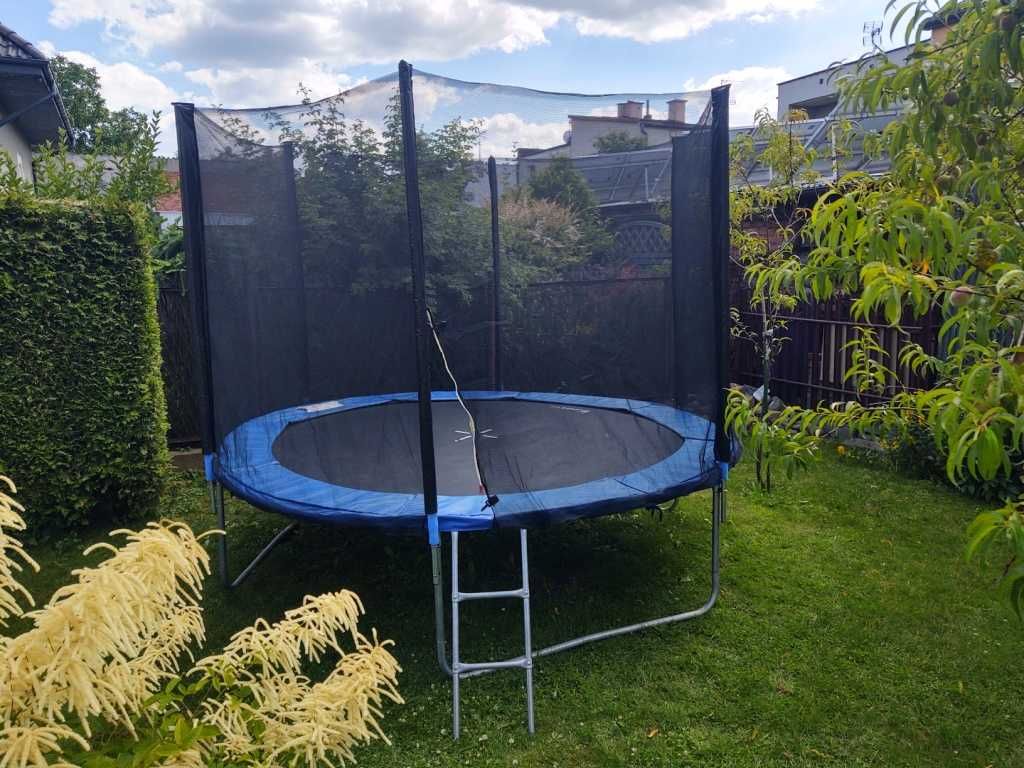 Trampolina ogrodowa