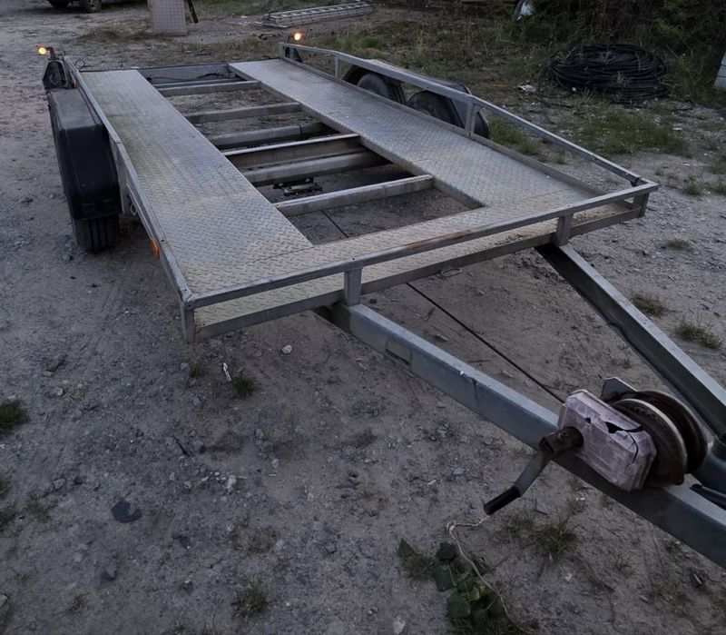 Laweta samochodowa dwuosiowa