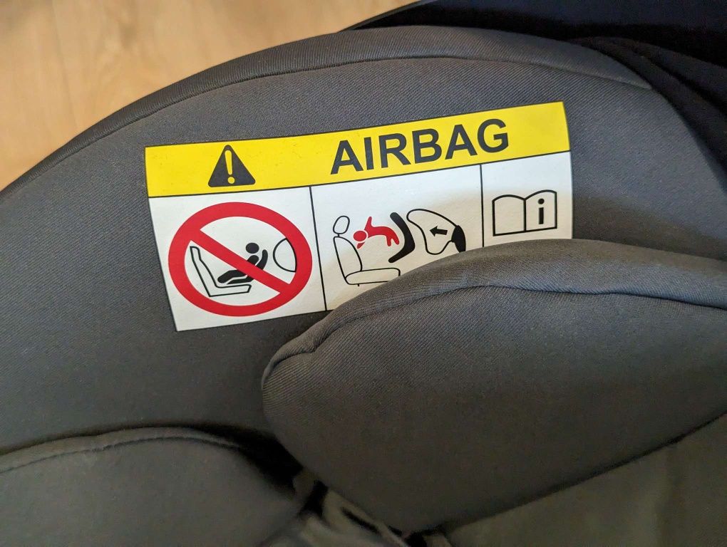Cybex aton B2 z bazą isofix po jednym dziecku stan bardzo dobry