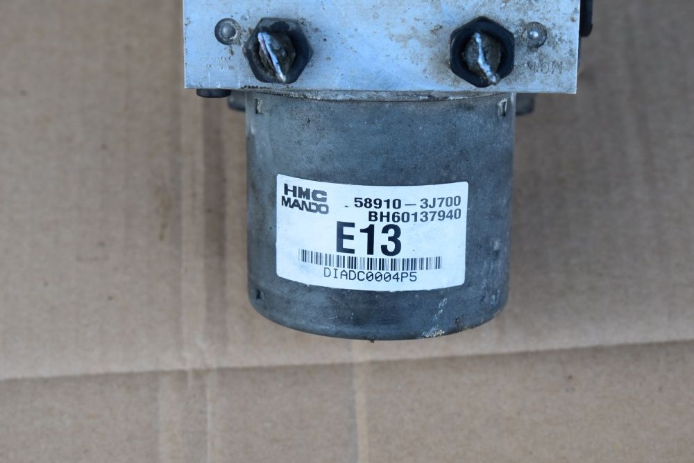 pompa abs hamulcowa IX55 3.0 CRDI 10R.58910-3J700