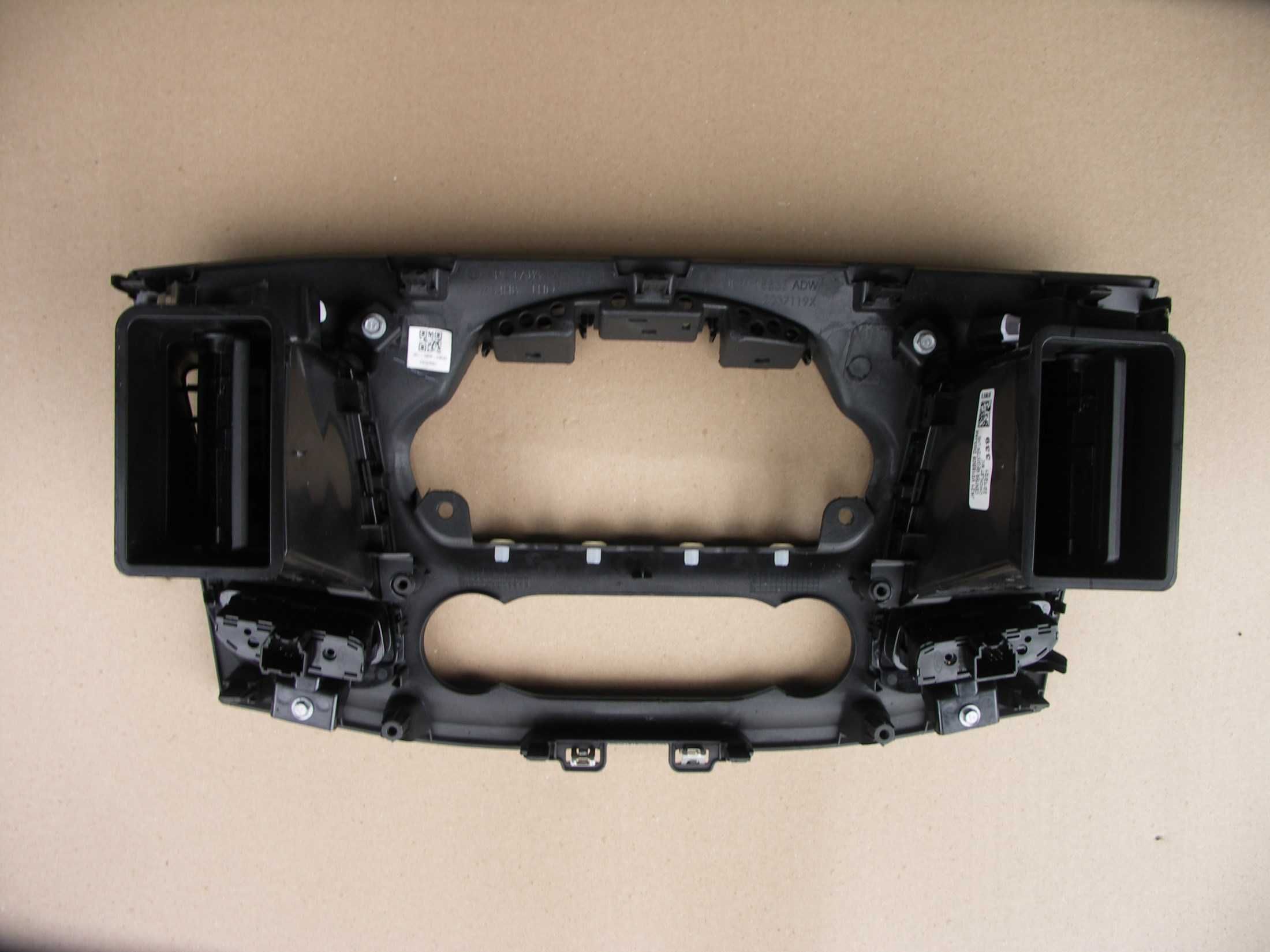 Ramka radia nawiewu Ford Transit MK8 VIII Lift 21r Europa