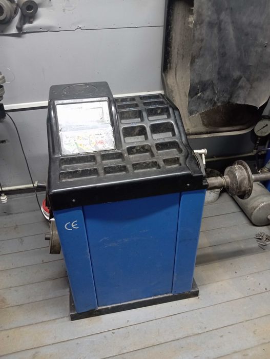 Шиномонтажний станок