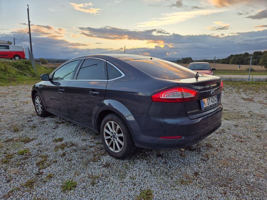 Ford Mondeo TITANIUM Ledy Navi Automat Skóry Parktronik Chromy 2011 r.