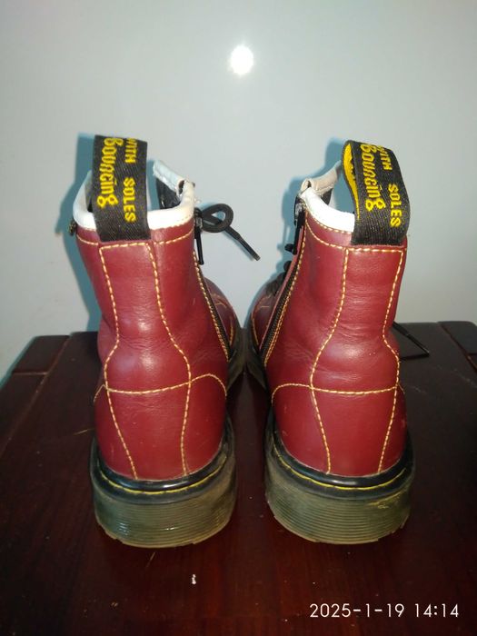 Продаю хорошие детские ботинки 33 размер,кожа.