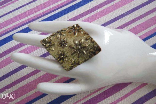 złoty pierścionek ROMB w uniwersalnym rozmiarze