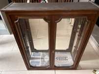Vitrine parede antiga
