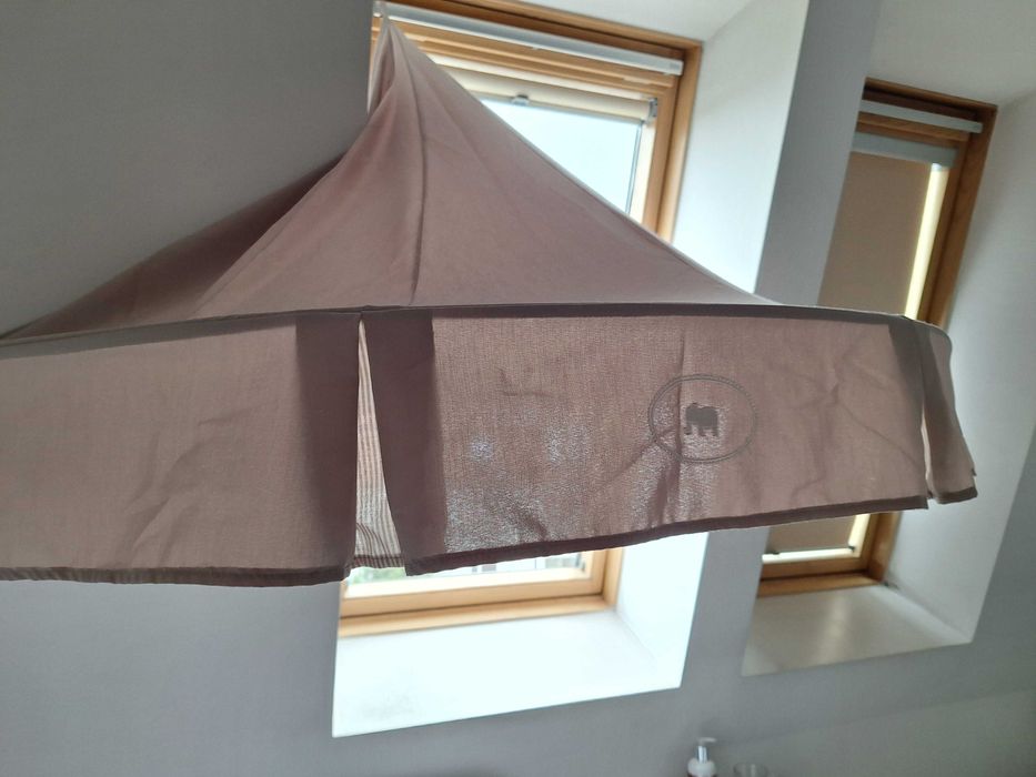 Baldachim nad łóżko lub łóżeczko