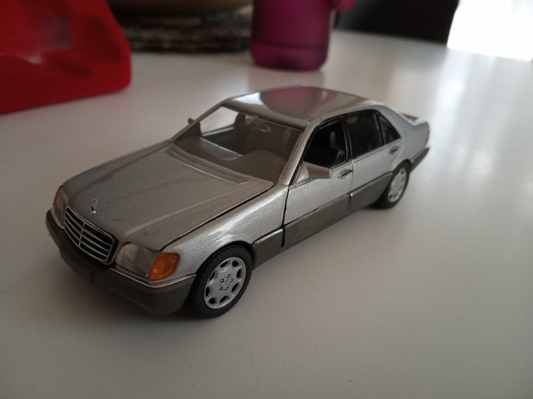 Model 1:43 Mercedes 600SEL w140 Schabak
