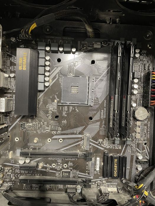 Материнская плата Gigabyte B550M DS3H