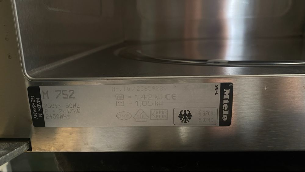 Microonda Miele M 752