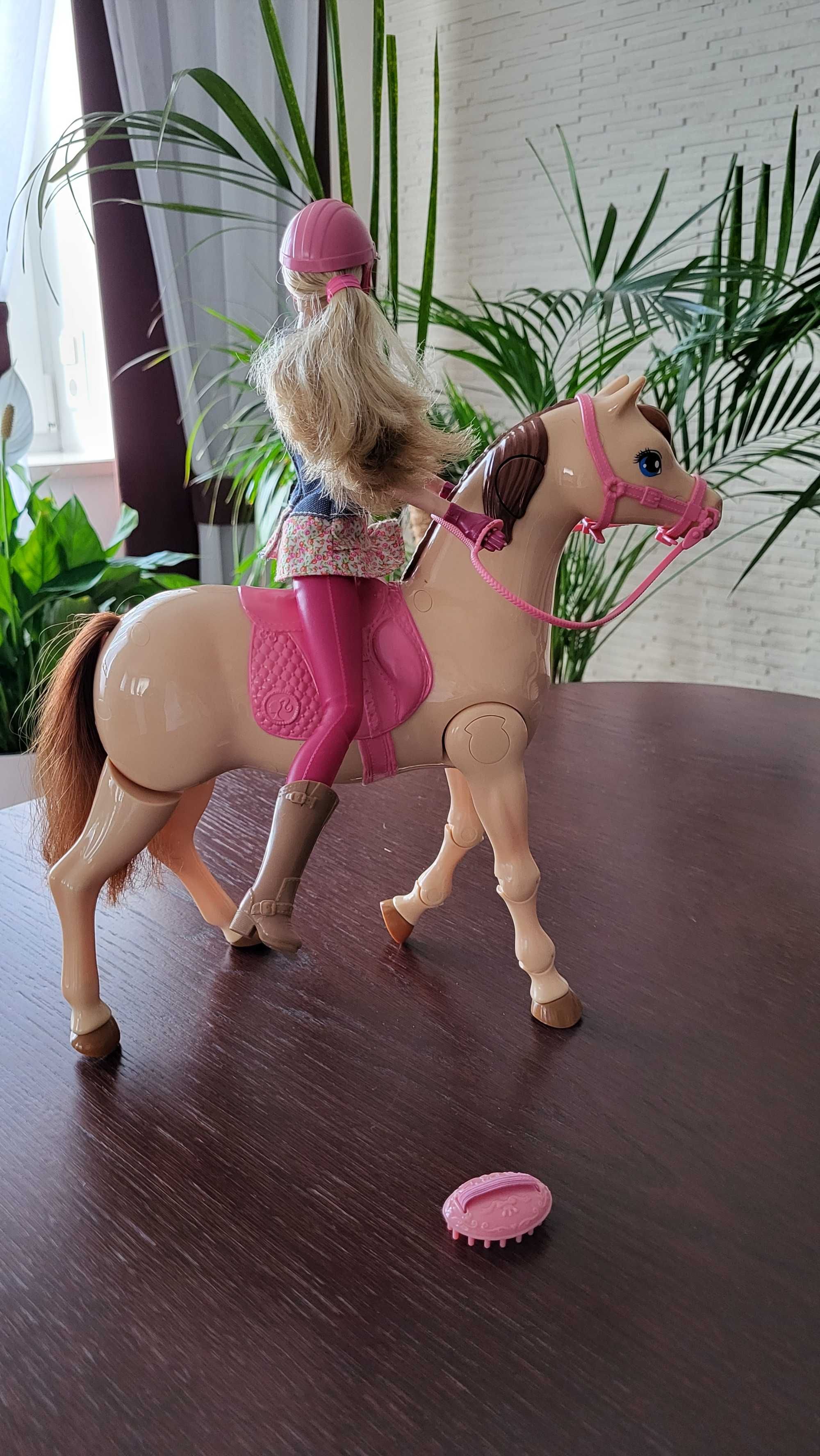 Barbie dżokejka z chodzącym koniem Mattel