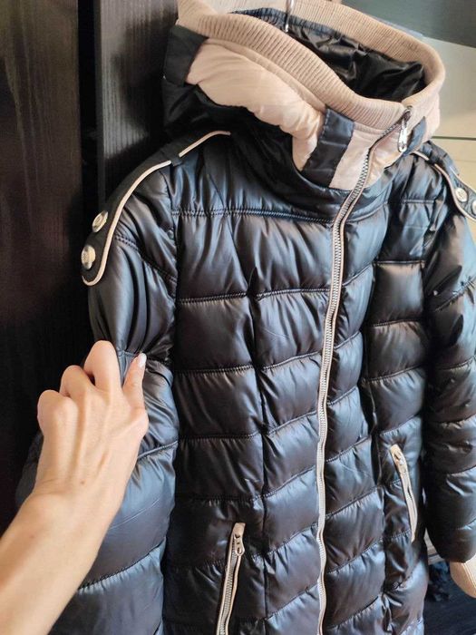 Куртка жіноча з капюшоном