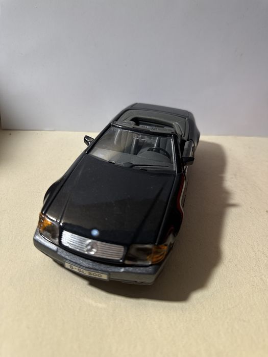 Mercedes 500SL 1:24