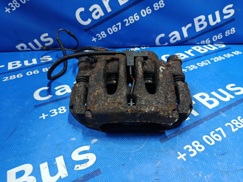 Супорт передній Mercedes Vito 447 Суппорт передний правый Вито  447