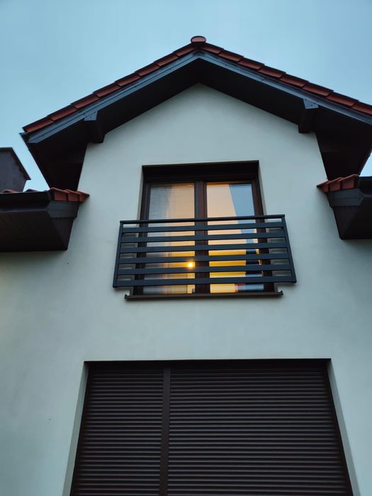 Balkon zewnętrzny, francuski, balustrada schodowa, ażurowa