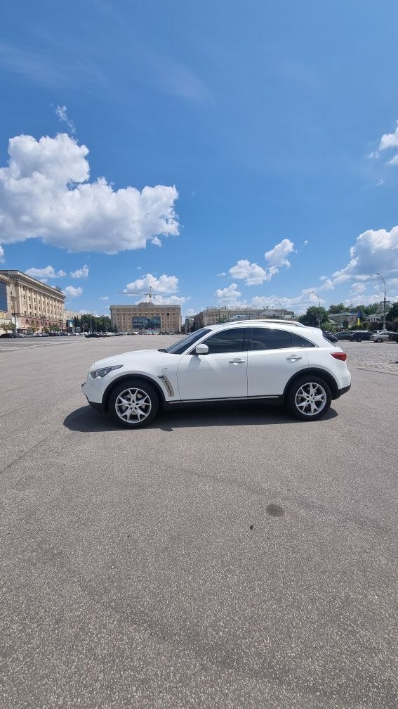 Infinity FX37S официальный.  НЕ Америка!!!