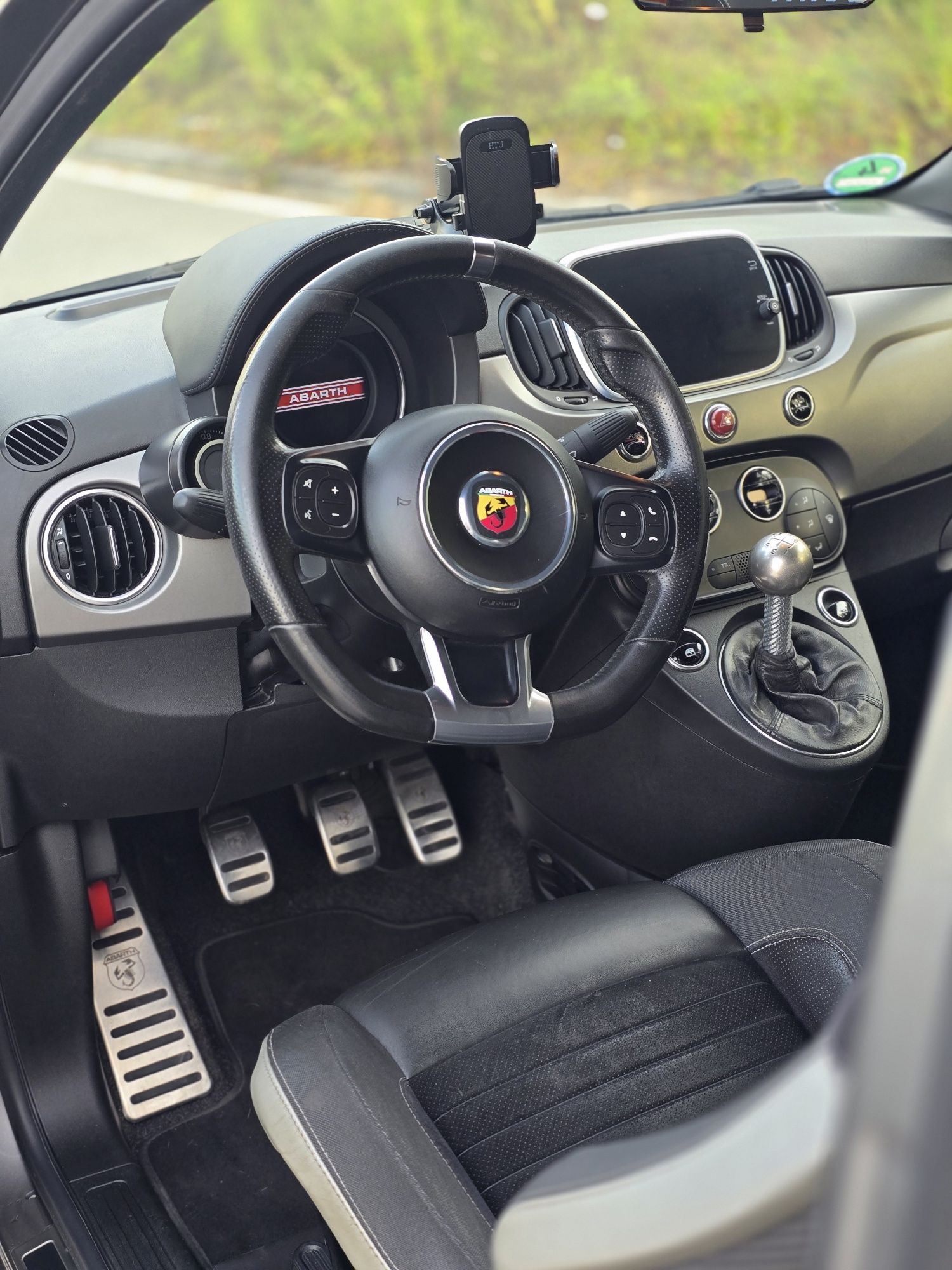 Abarth 595C Pista sabelt carbono