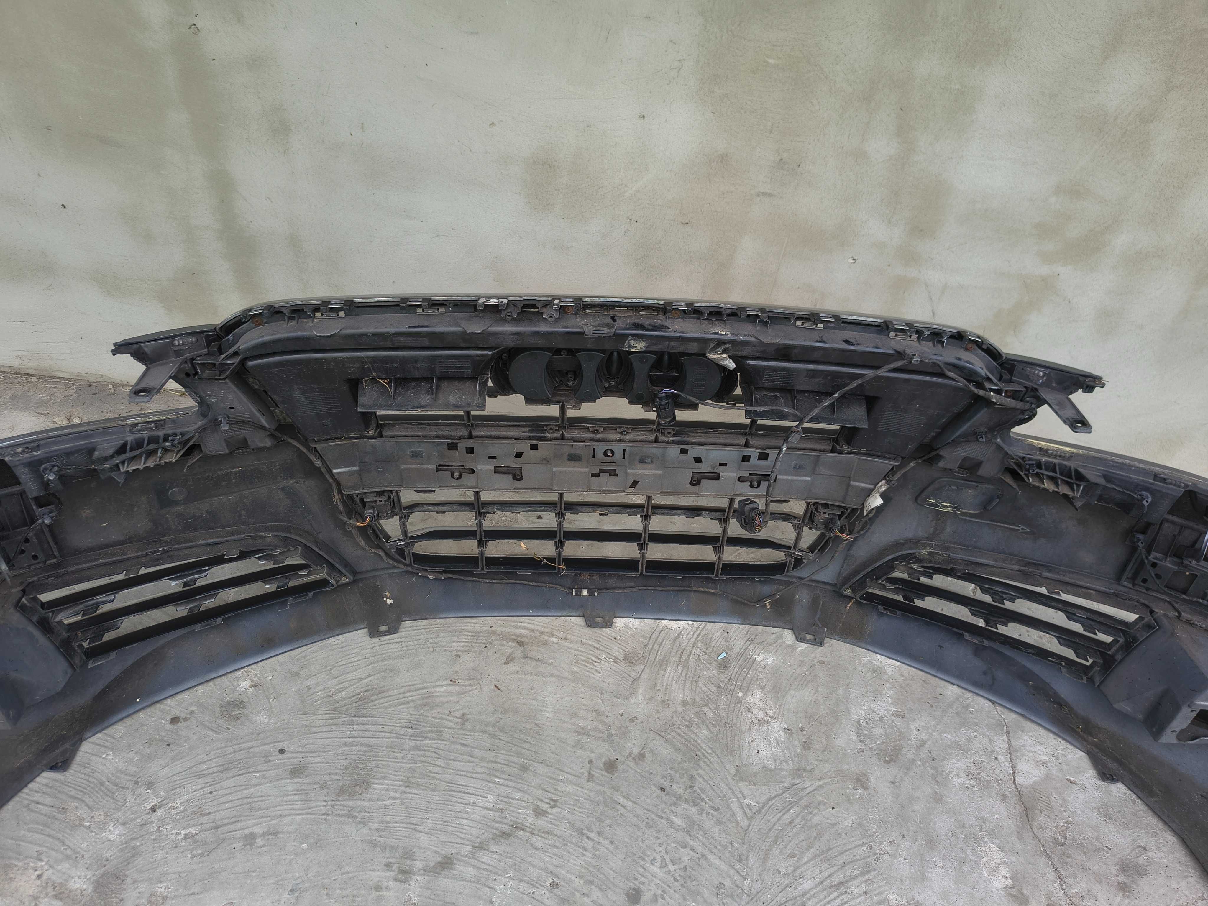 Audi A8 D4 zderzak przód przedni LY7G
