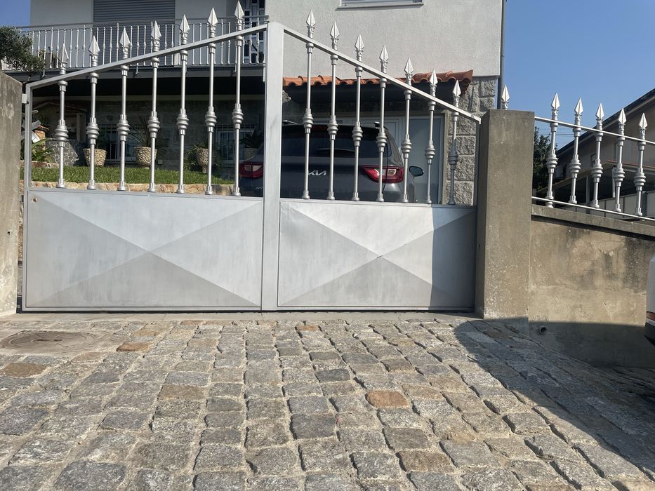 Grandes e portoes em ferro