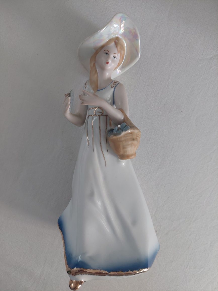 Figurka porcelanowa Imperial kobieta z koszem