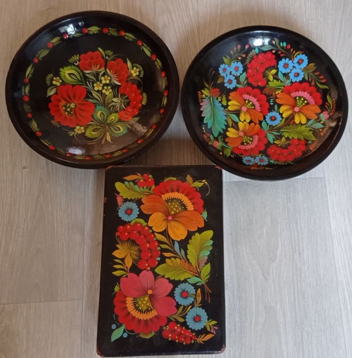 Расписные миски и шкатулка