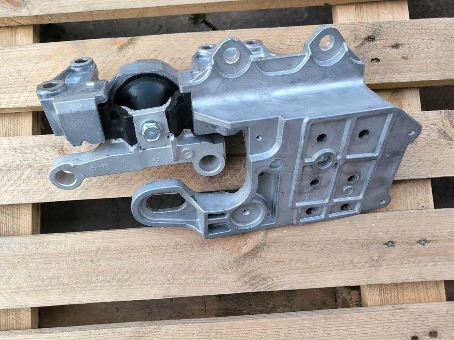 Кронштейн мотора подушка варіатора опора двигу на Nissan Qashqai j10