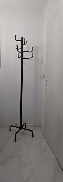 Cabide de Pé de Ferro