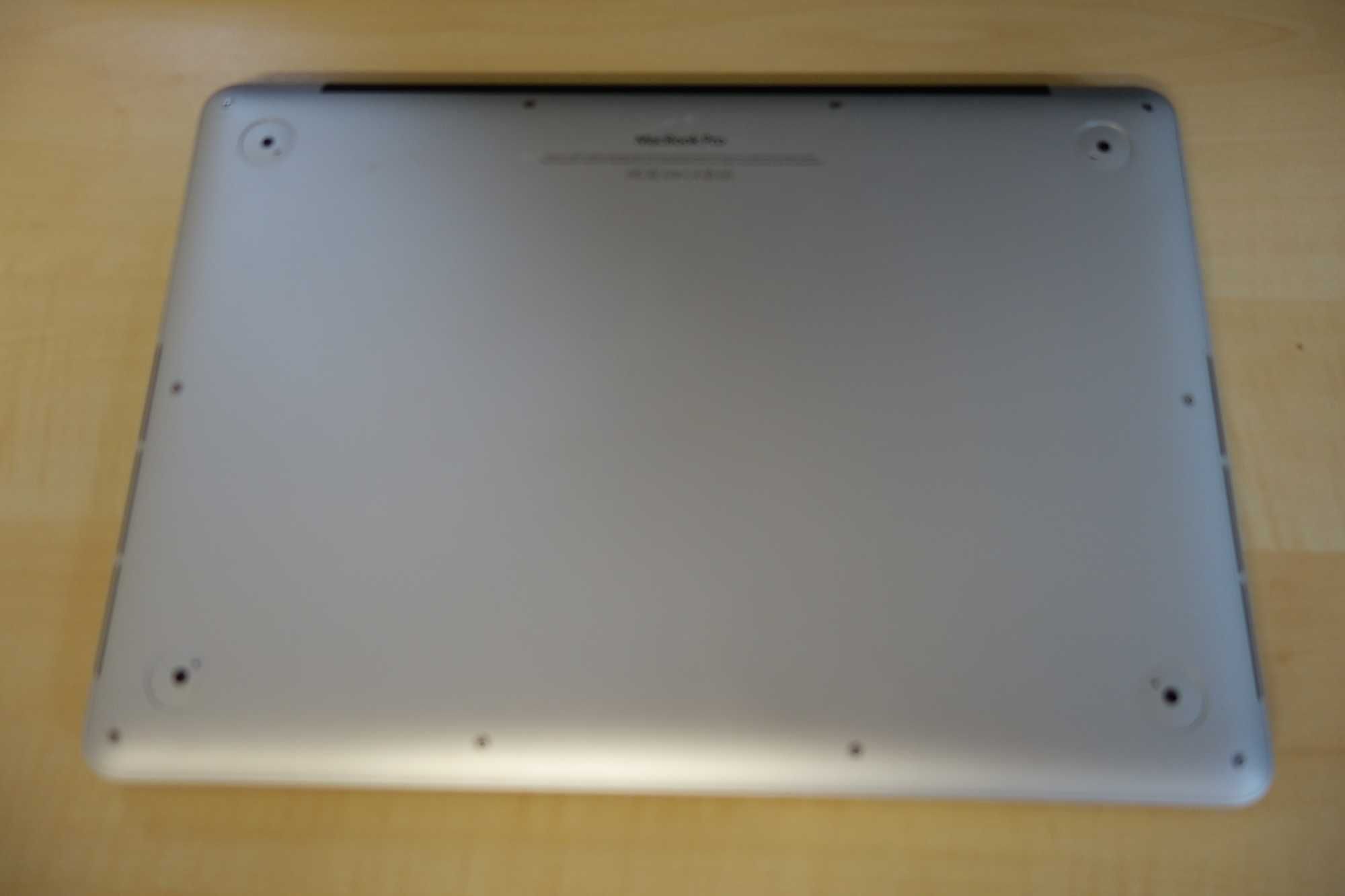 Apple MacBook Pro Retina 13 inch Нова батарея!!!