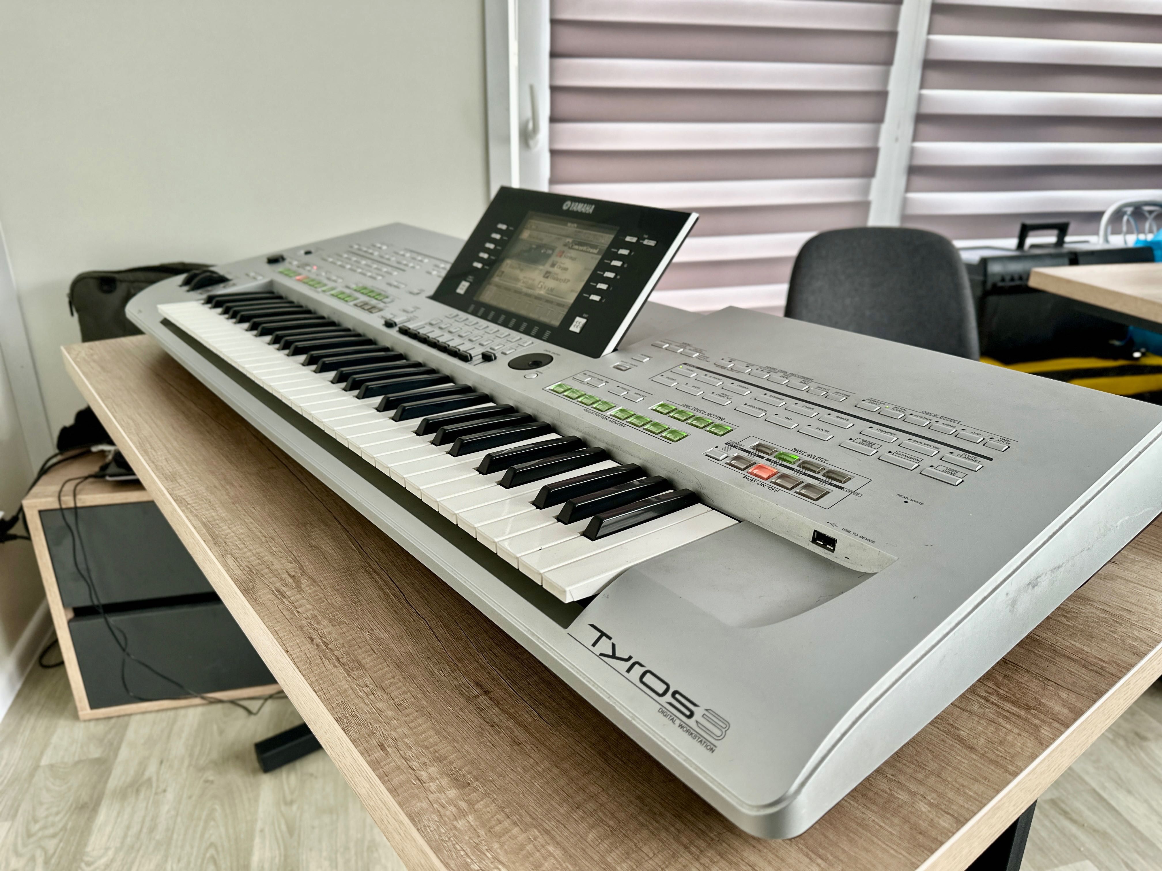Yamaha Tyros 3 синтезатор орган клавіша ямаха